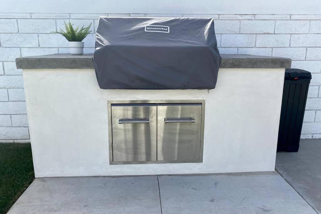 Steps To The Beach, Pacific City And Main Street - Studio Huntington Beach Exterior foto